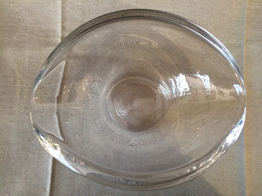 Empty pocket or ashtray crystal art glassmaker st louis in the shape of an eye