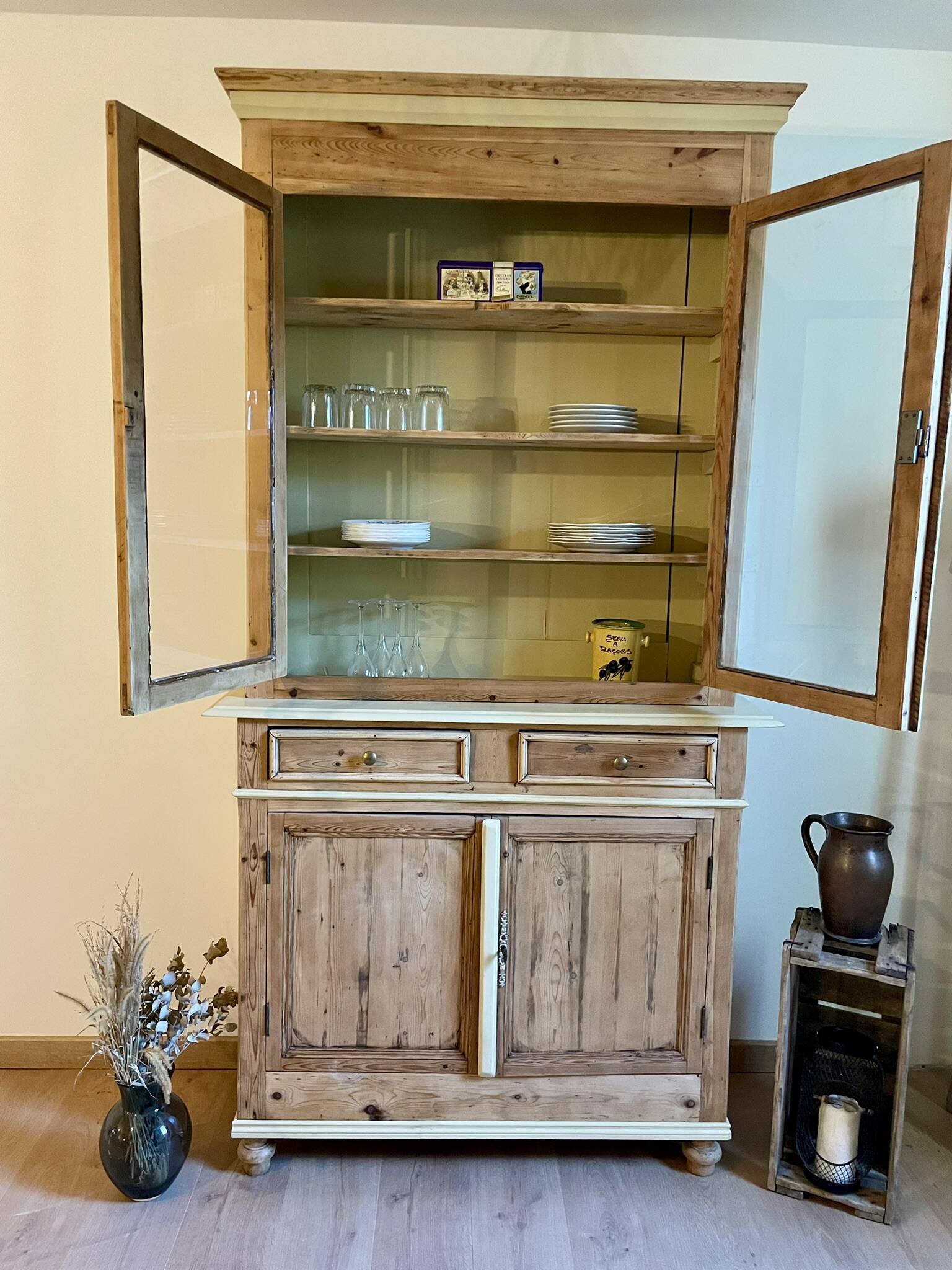 Sideboard or bookcase