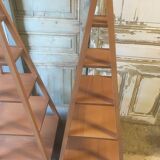 “Jodhpur” pyramid shelves in Rubberwood