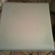 Tabouret minimaliste en acier