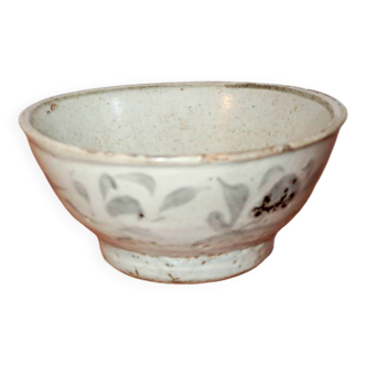 16th century Thai Sawankhalok ceramic bowl