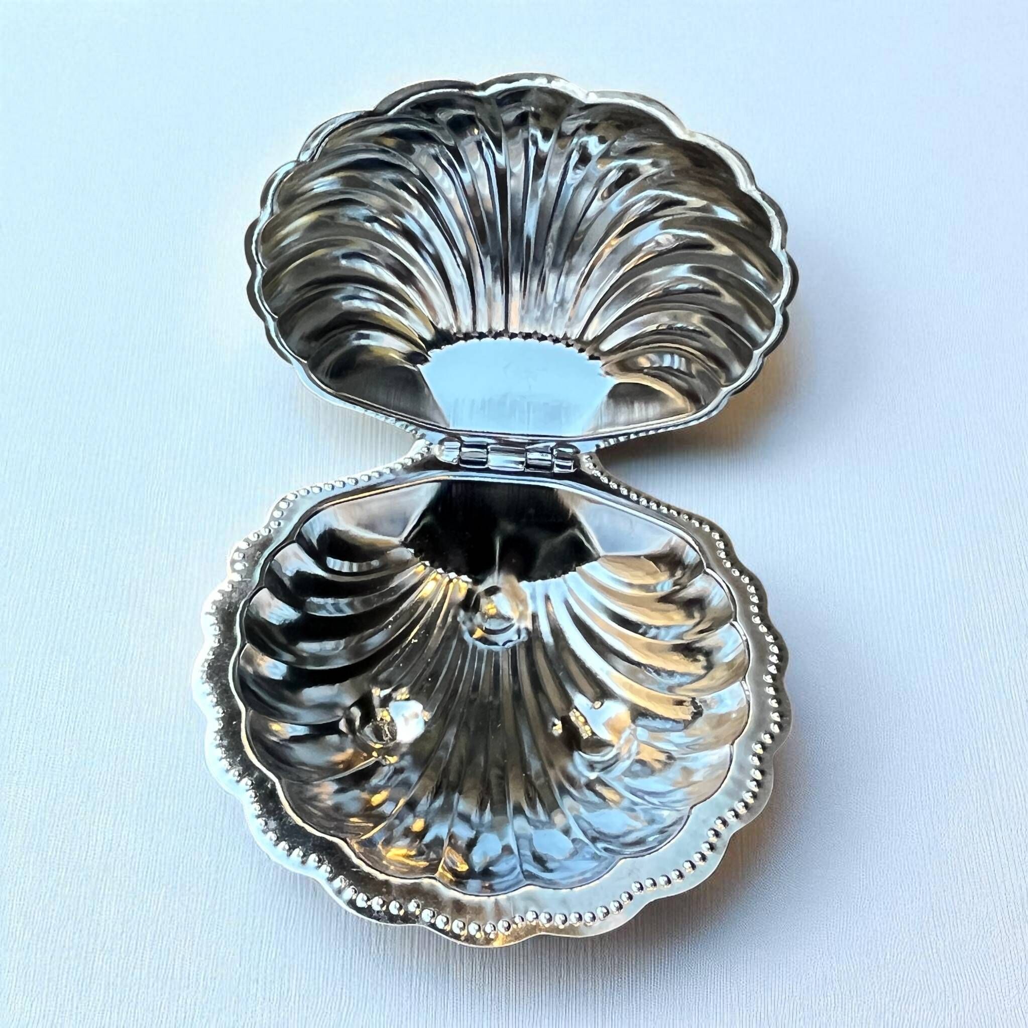 Scallop butter dish in stainless steel and blue glass - vintage 1970