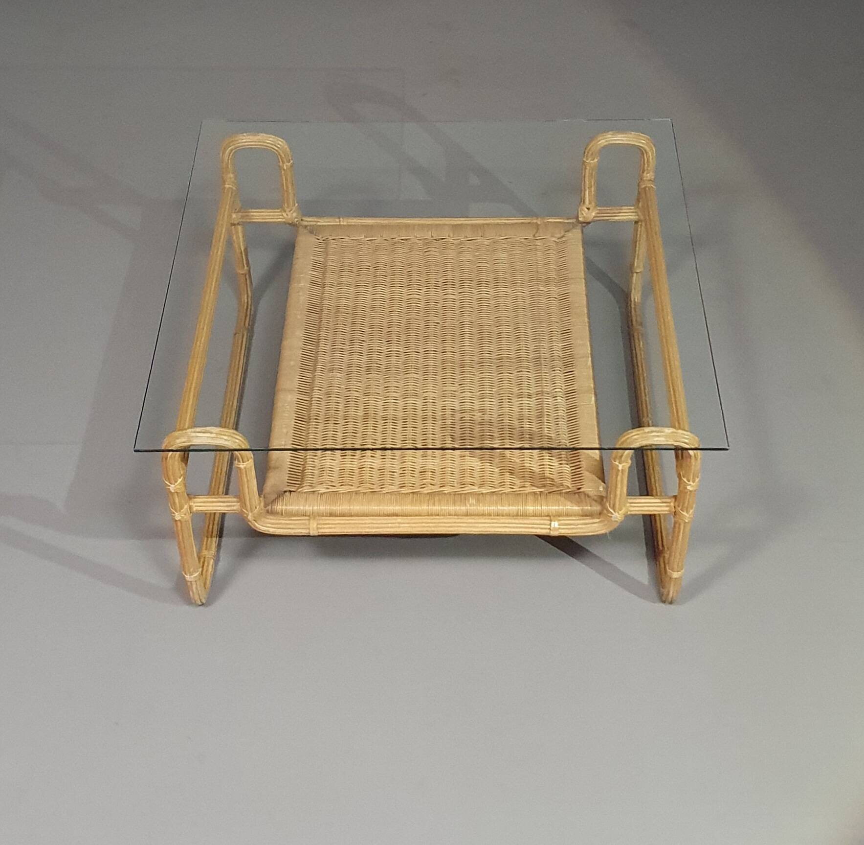 Bauhaus coffe table. Iron frame / pencil reed / split reed / rattan 75 x 75 x 40 cm