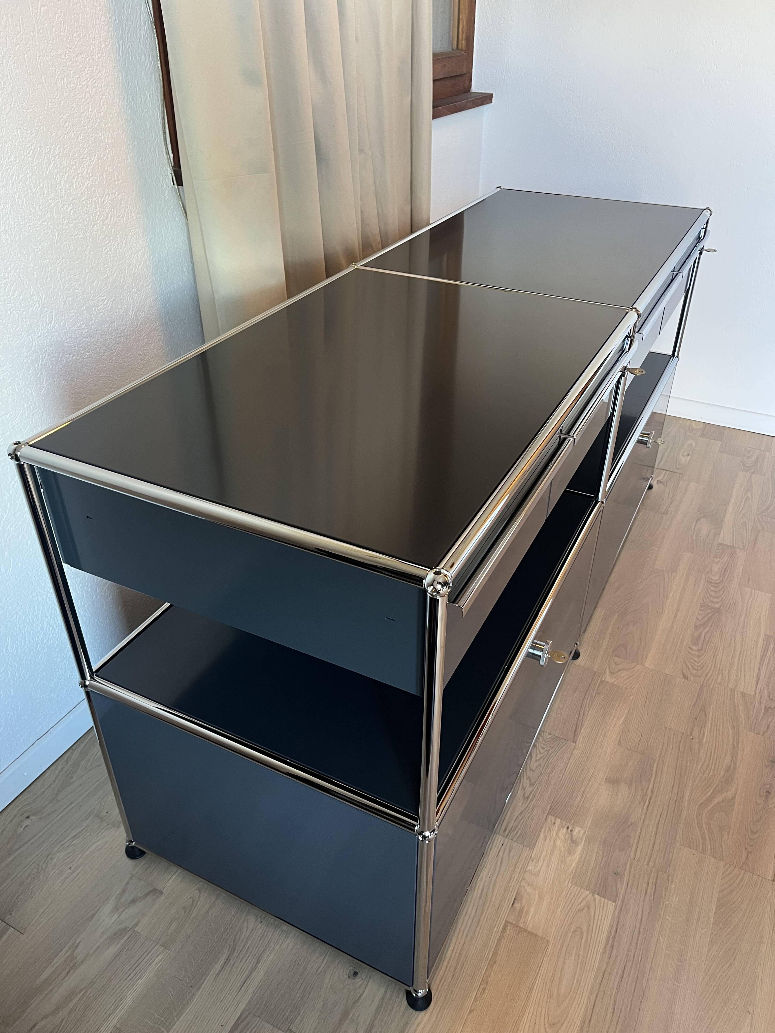 USM Haller chest of drawers in Anthracite Grey