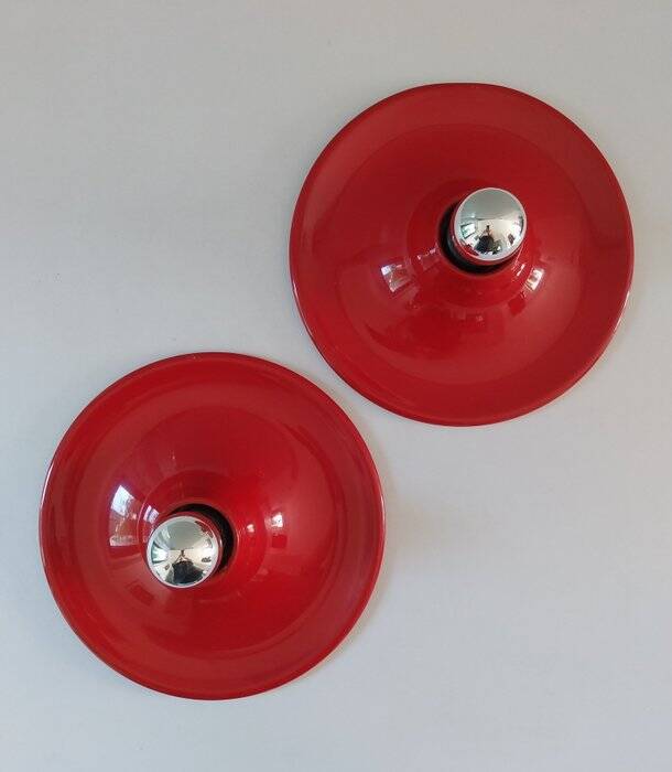 Set of two Italian design wall lights by Targetti from the 1970s.