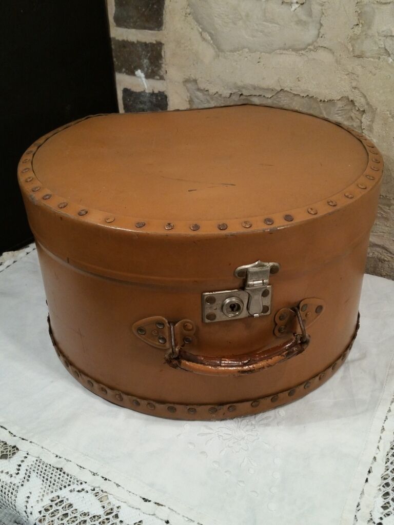 Boite à chapeau