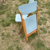 2 folding chairs in vintage beech 1950