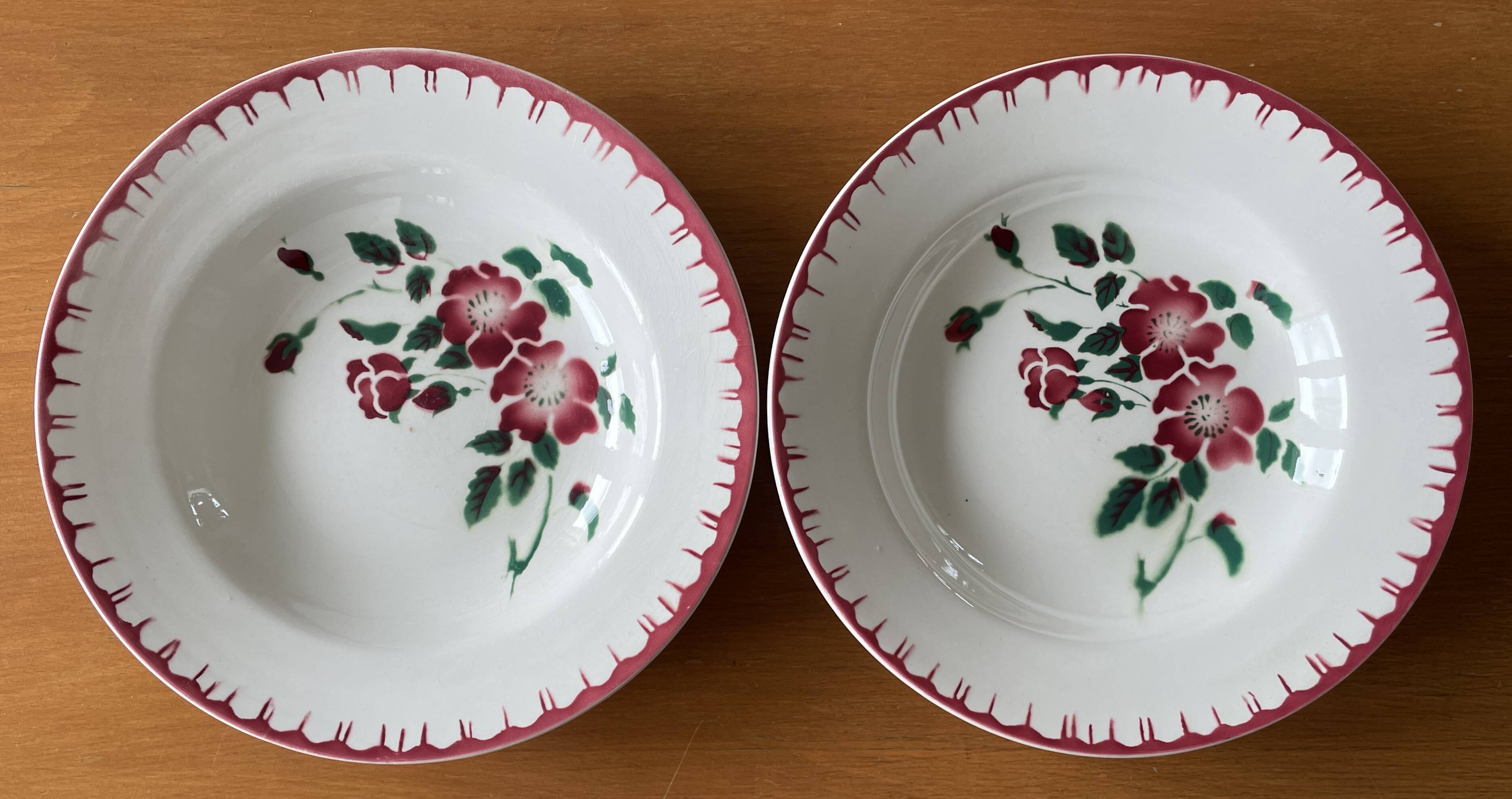 8 antique deep plates in Sarreguemines earthenware.