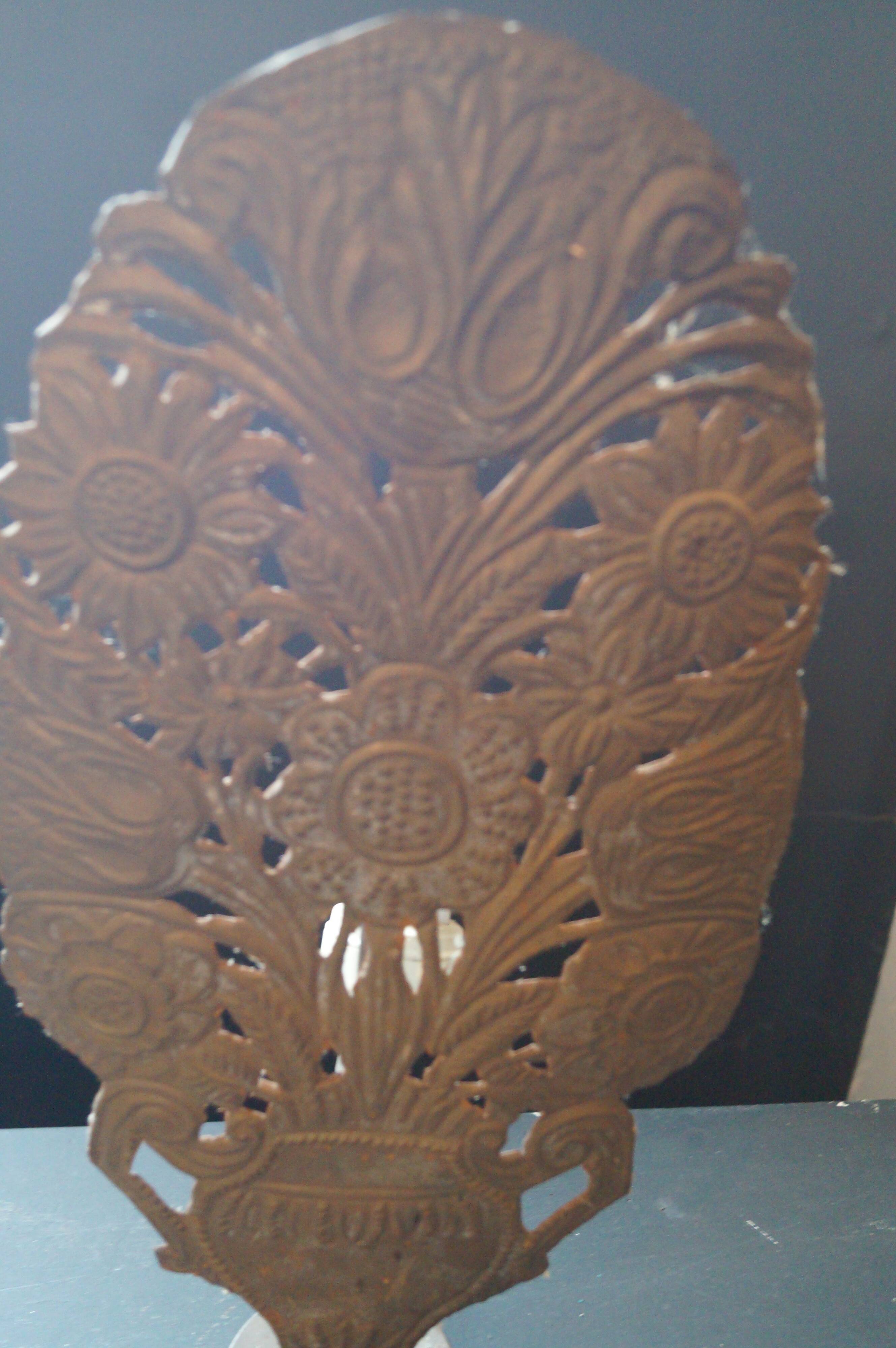 Metal lamp pushed back 1900