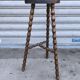 Tabouret tripode en bois massif