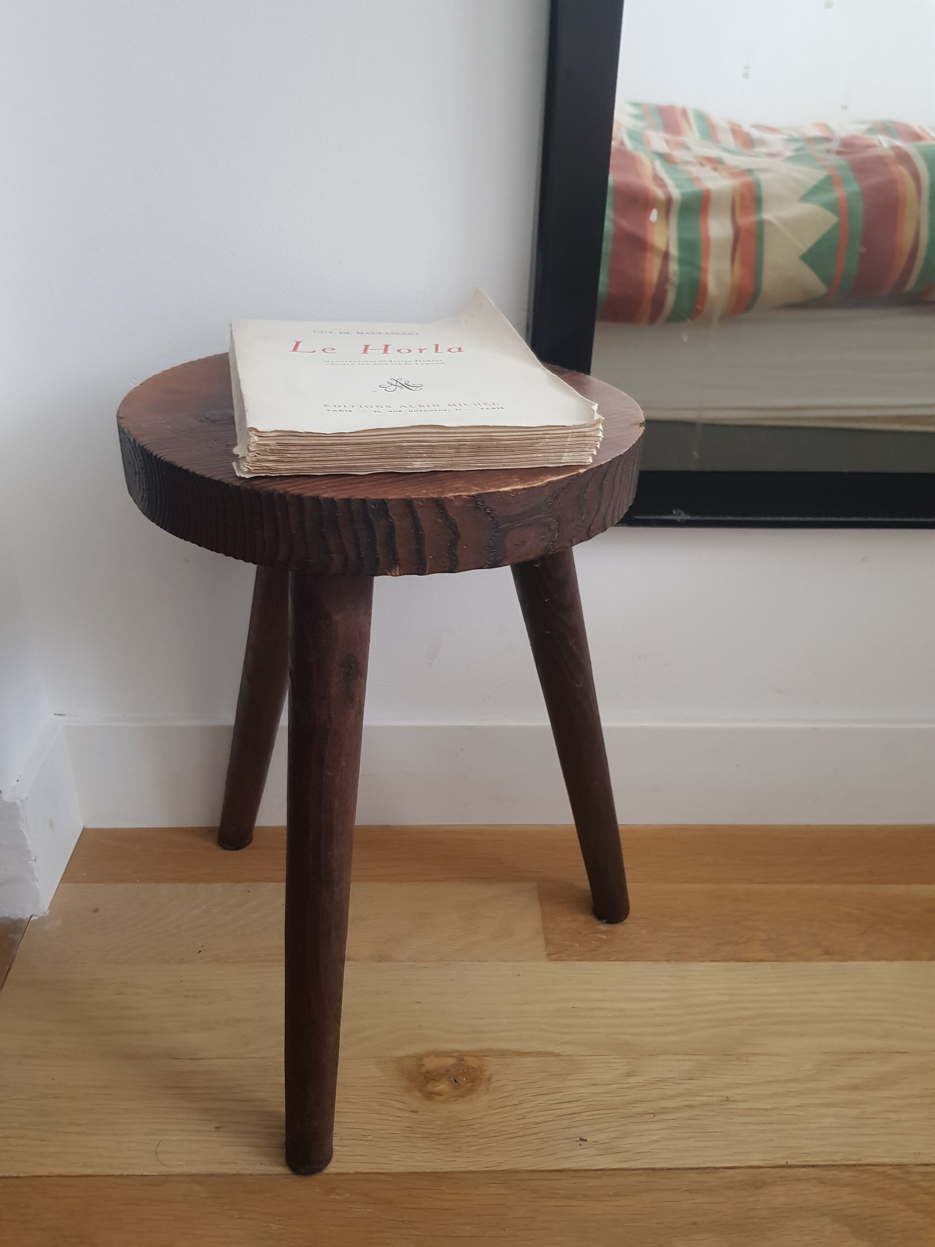 Tripod stool