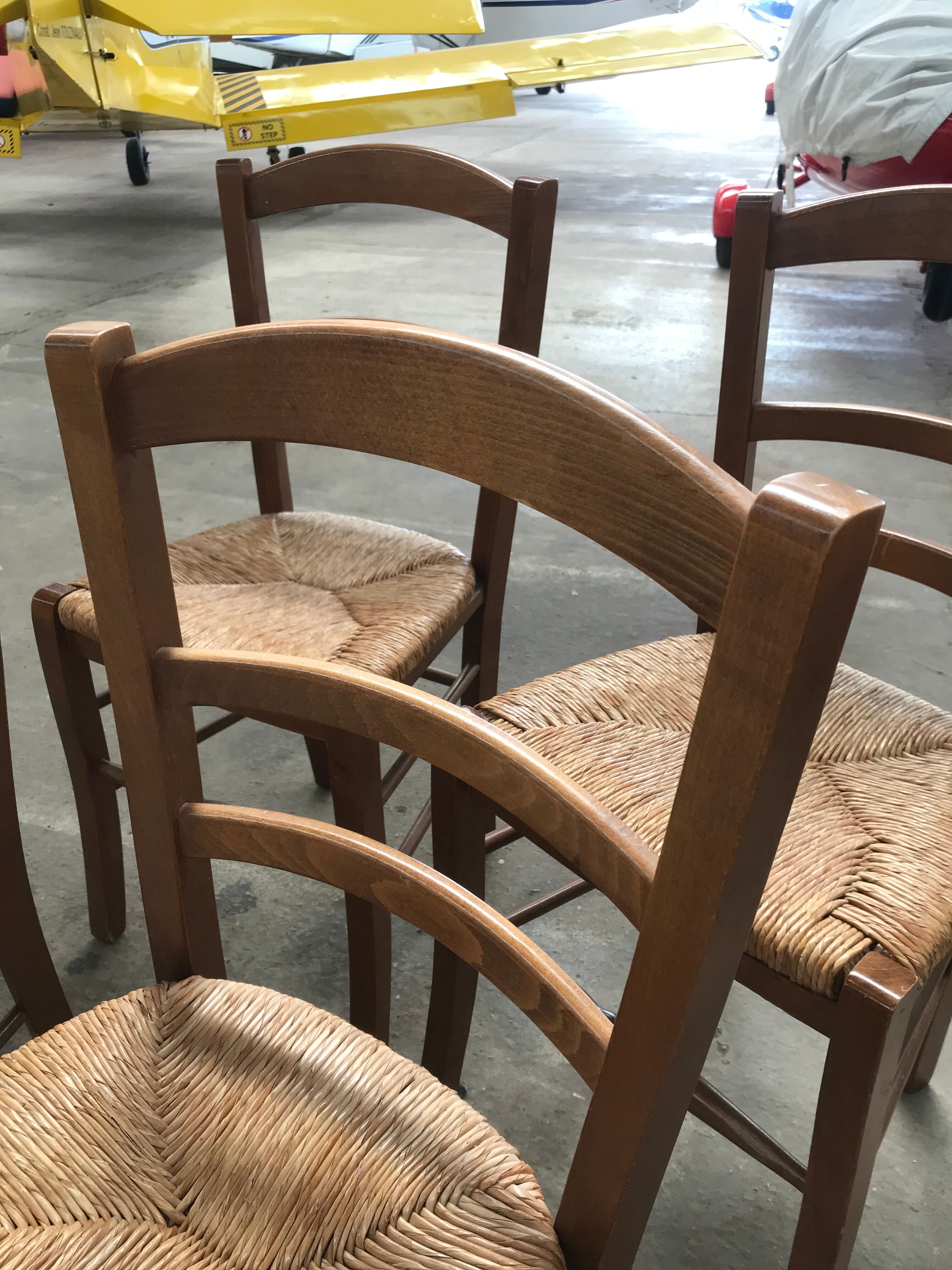 Rustic mulched chairs