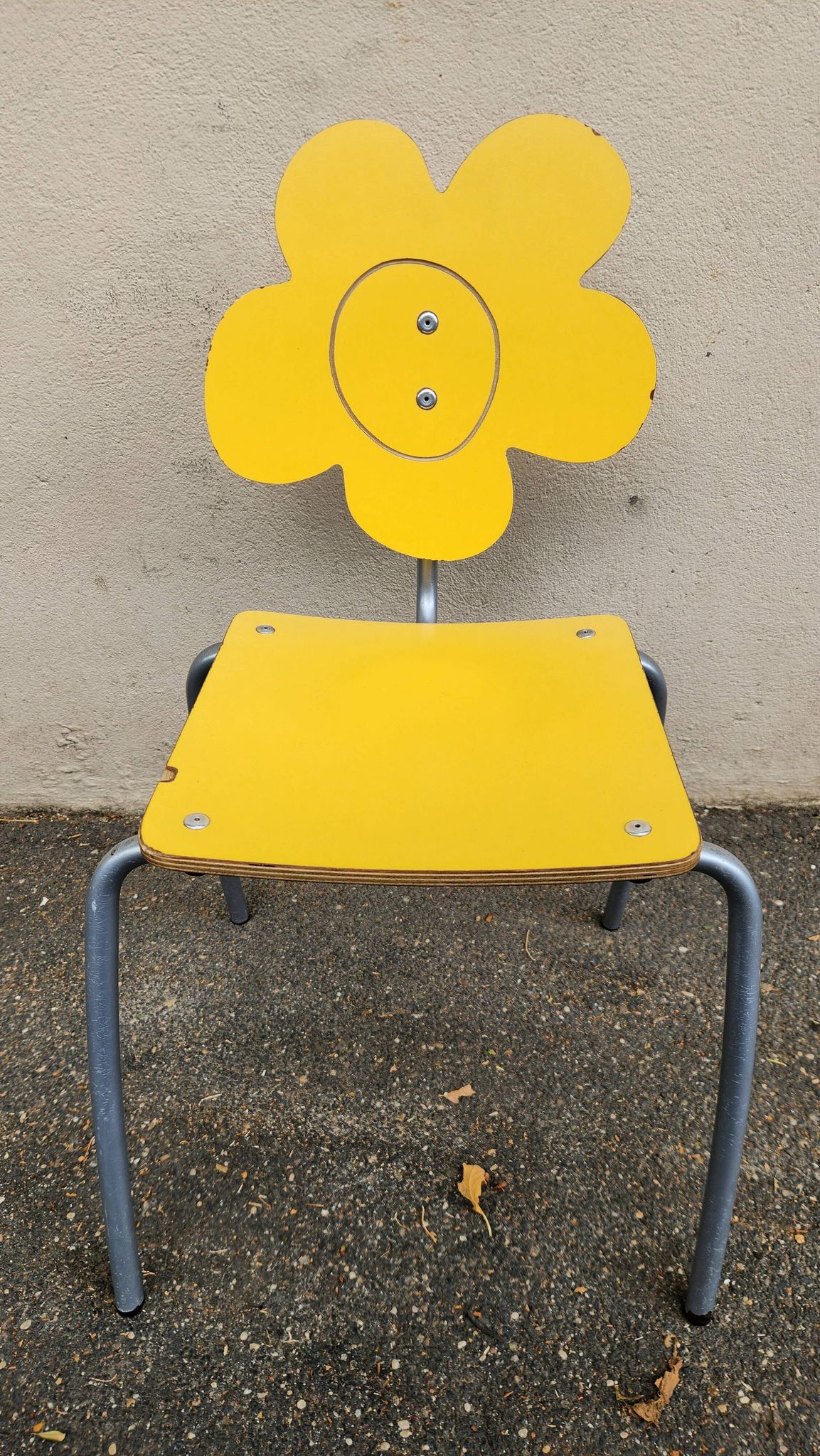 Vintage design children's chair - Agatha Ruiz de la Prada x Amat - Yellow and grey