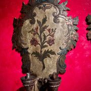 18th Century Rococo Venetian Polychrome and Mecca Lacquered Wooden Wall Sconces with Iron Arms, Set of 2