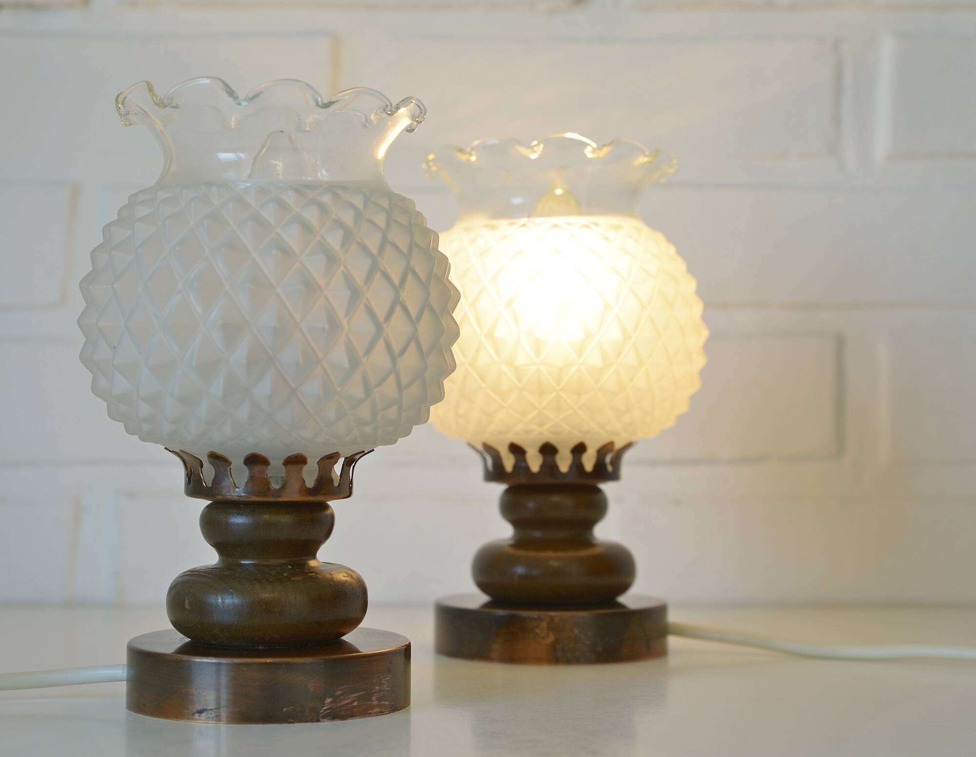 Pair of charming desk lamps vintage bedside lights wood table lighting 70's
