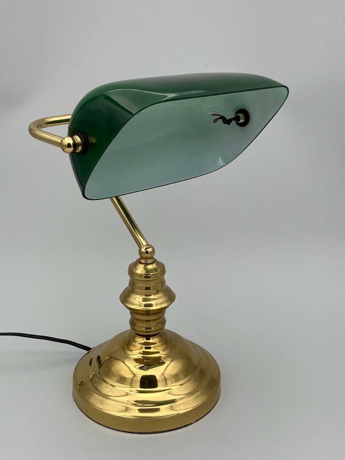 Banker's lamp in brass lampshade in green glass desk