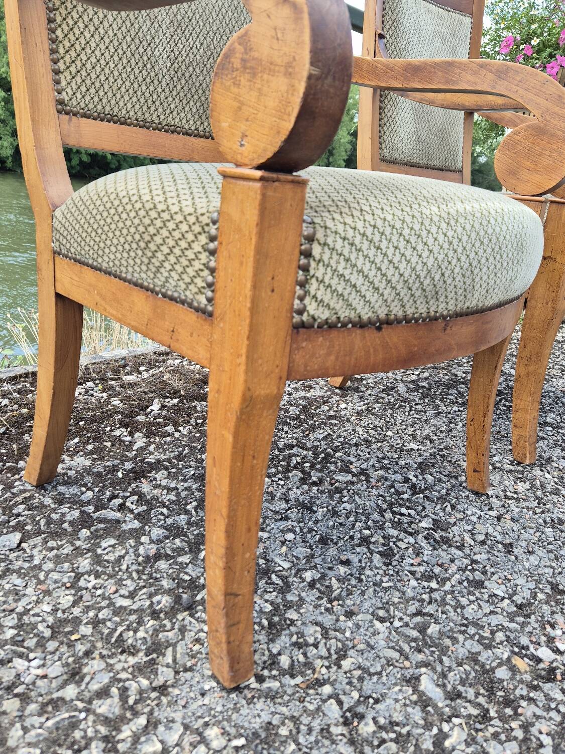 Paire de fauteuils à crosse Empire Restauration 1900s