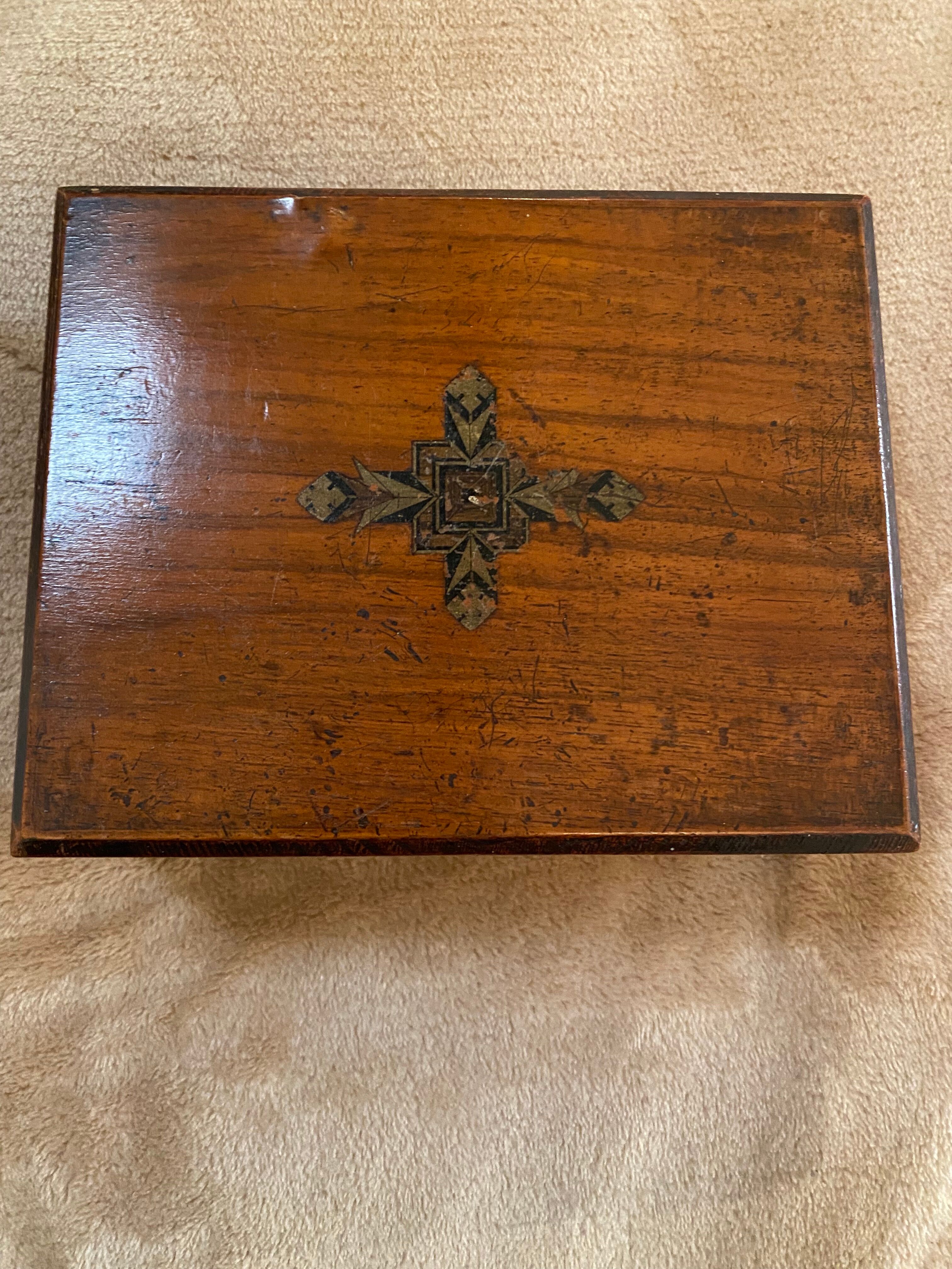 Wooden jewelry box, British Victorian era