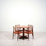 Round dining table by Tarm OG Stole Mobelfabrik in solid teak