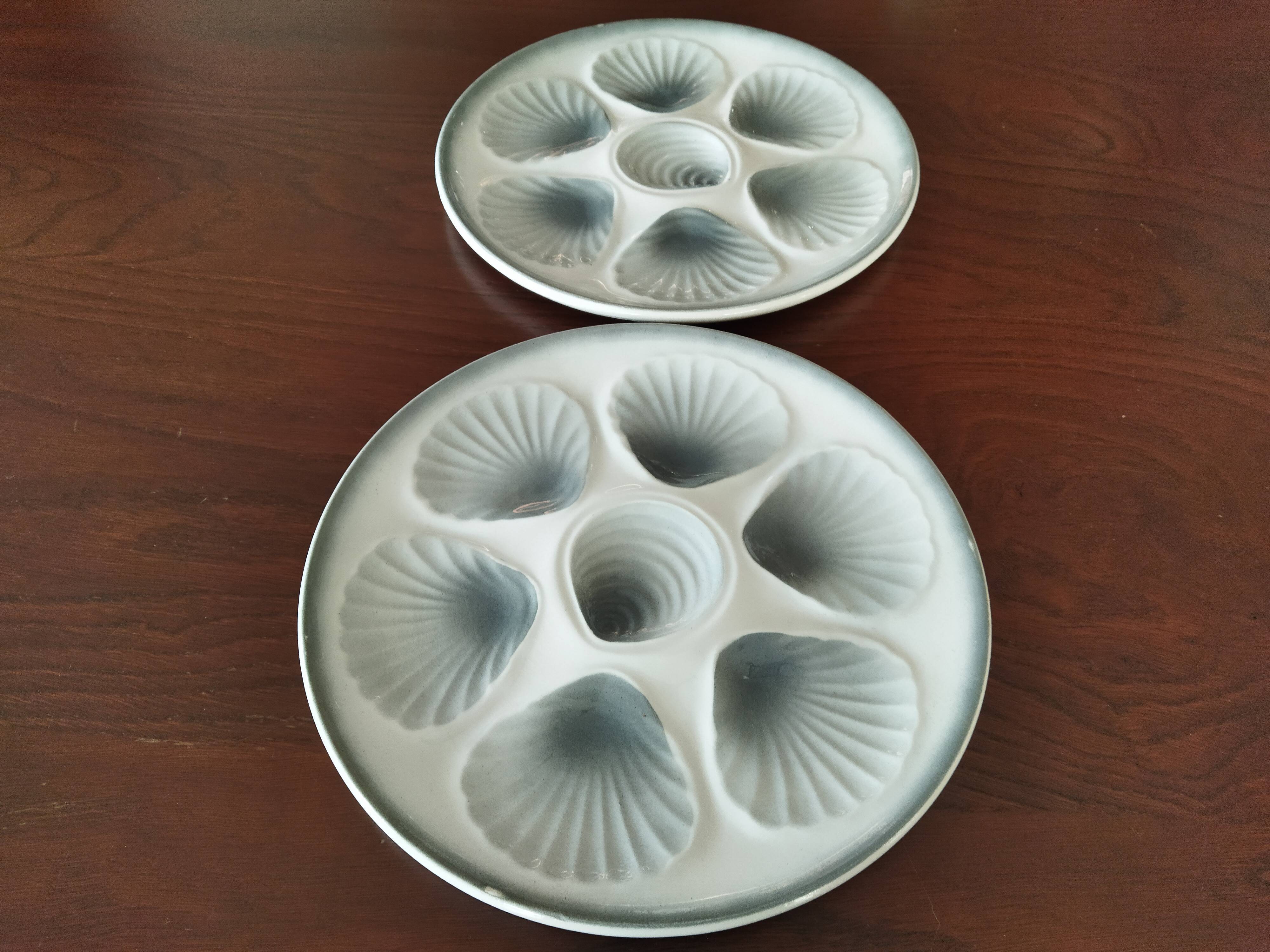 2 Moulin des Loups Orchies oyster plates