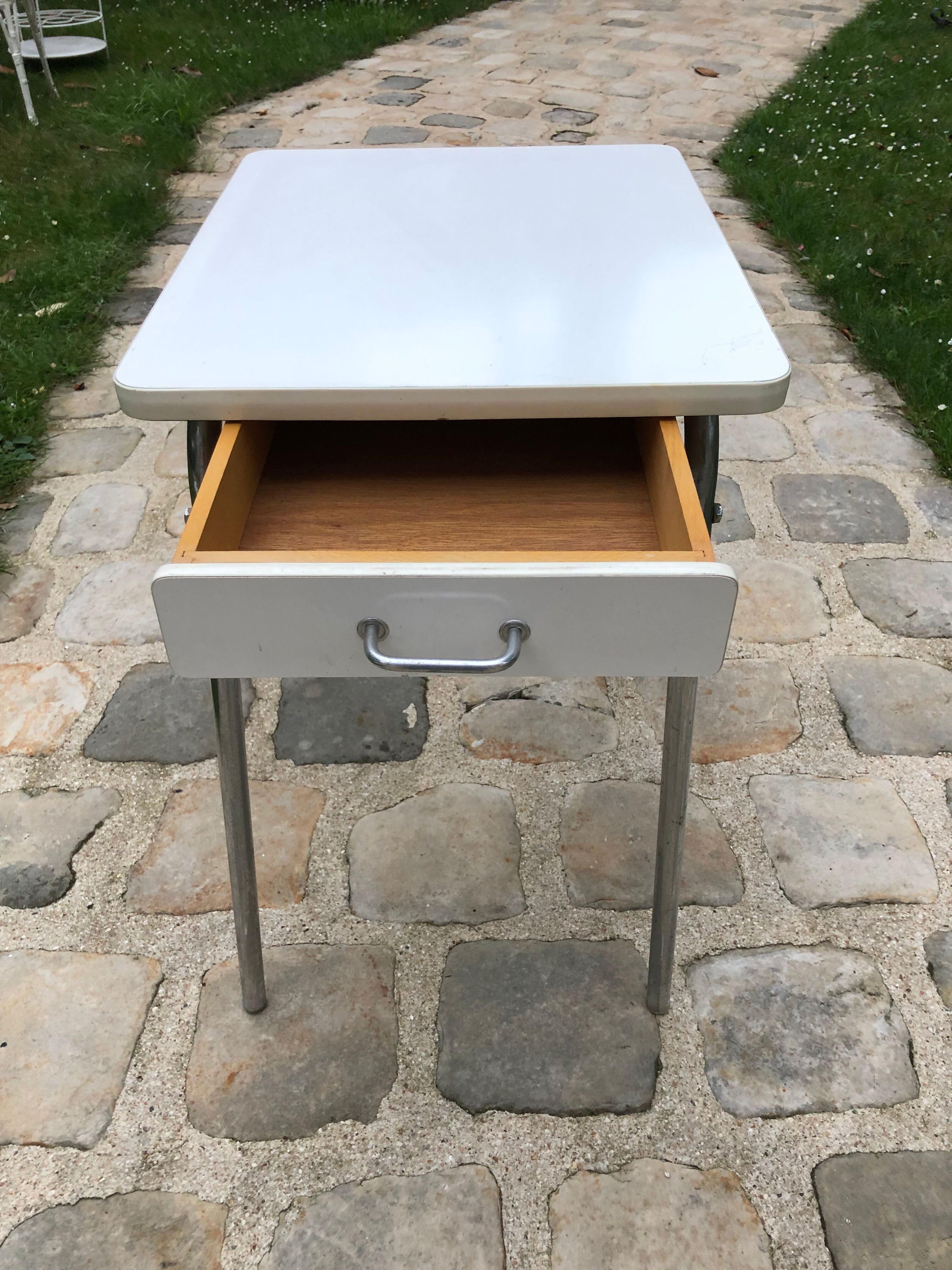 Formica kitchen table