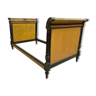 Lacquered wooden bed of the eighteenth century directory around 1795