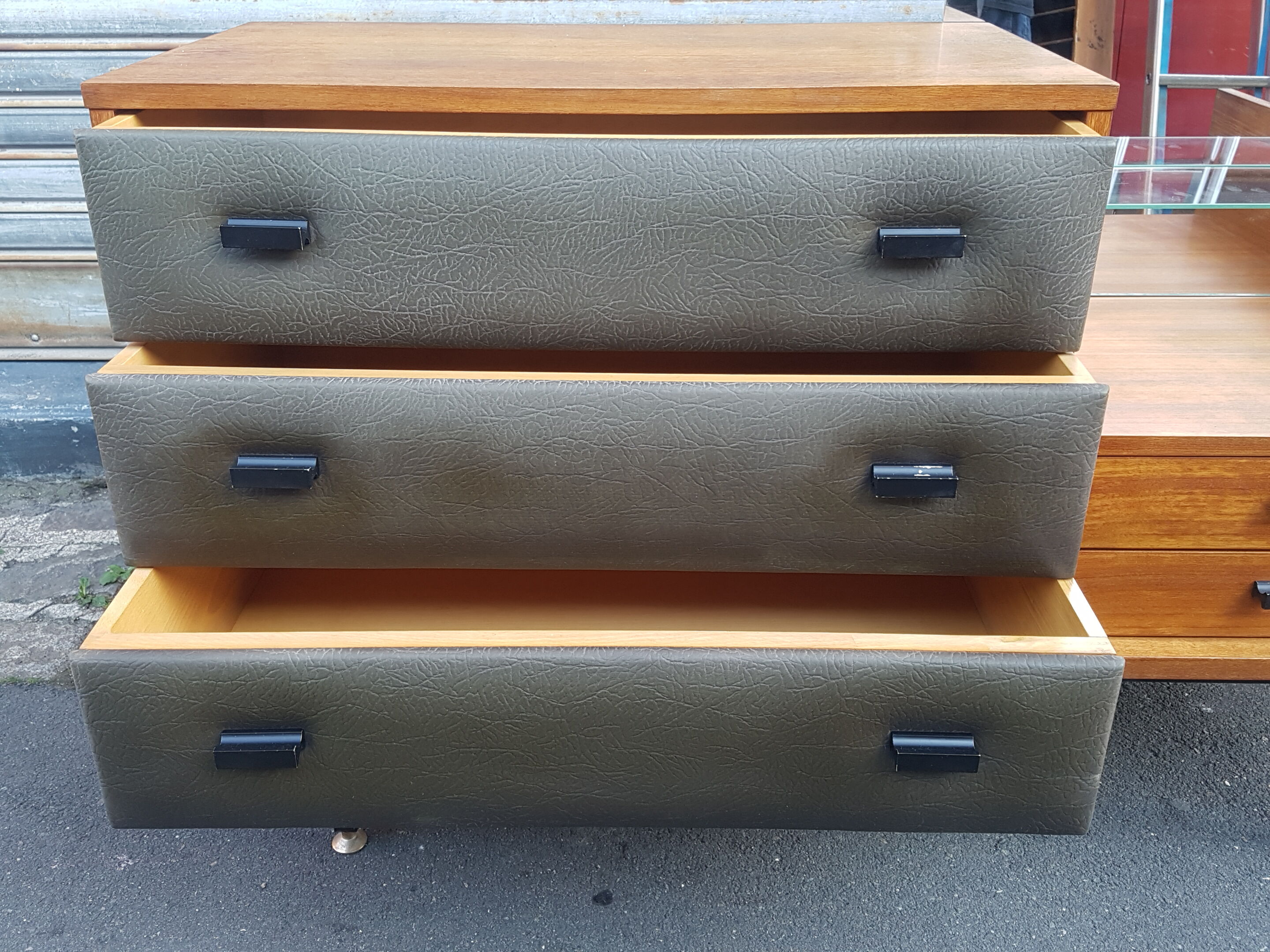 Roger landault Dresser 60 years