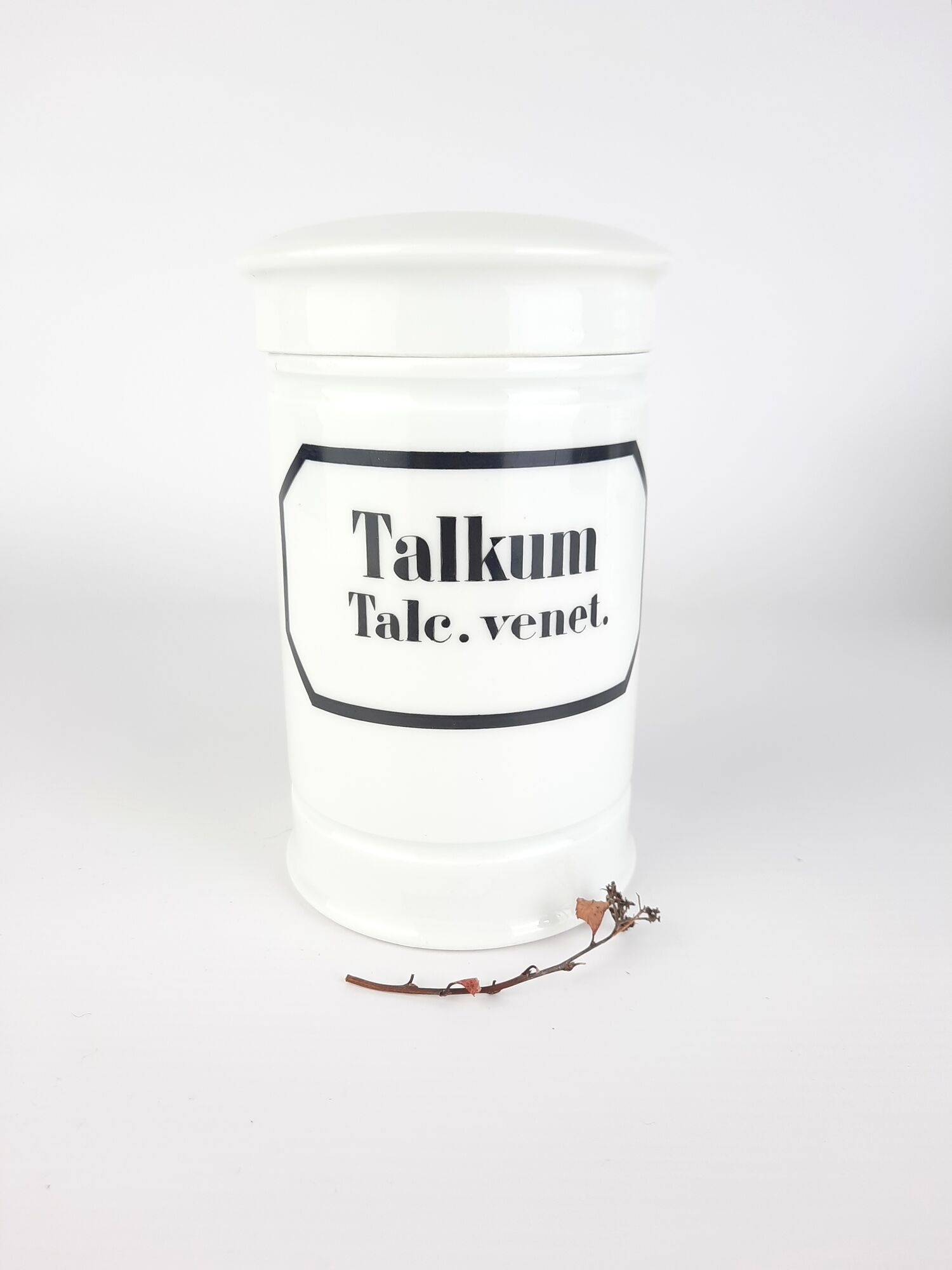 Porcelain apothecary jars