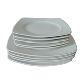 Ensemble d'assiettes des années 50