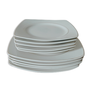 Ensemble d'assiettes des années 50