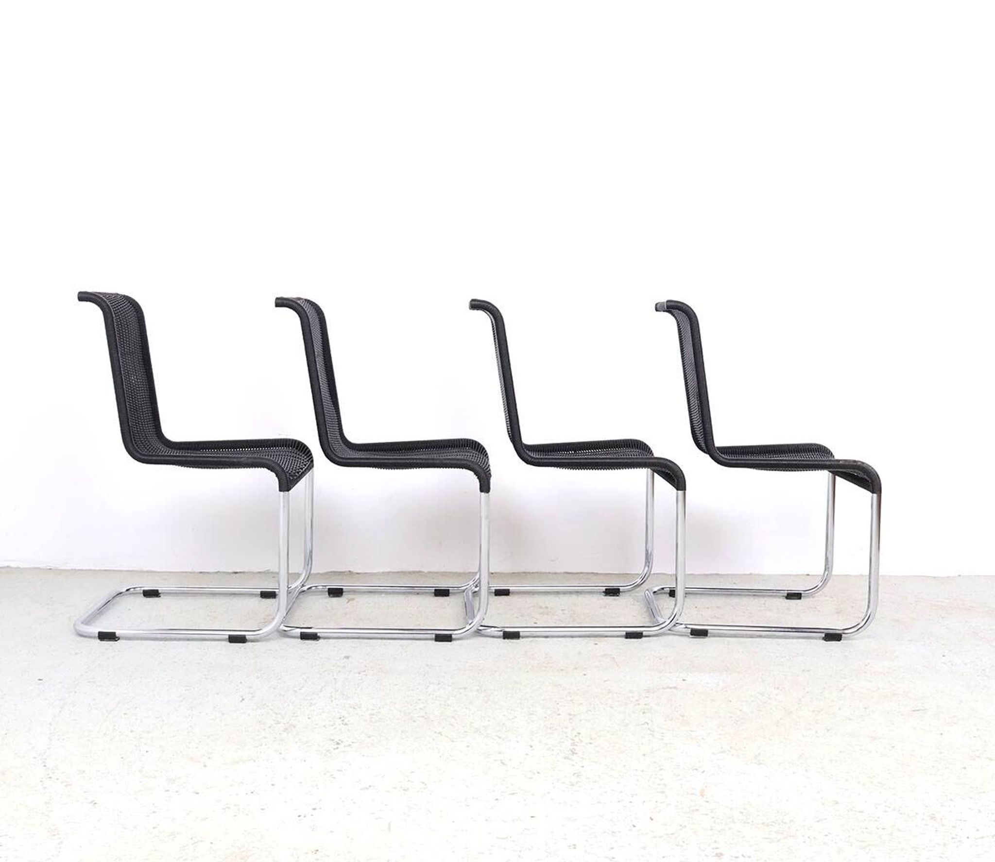 Tecta B20 cantilever chairs, 1980s set of 4