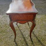 Coiffeuse française en palissandre de style Louis XV marqueterie