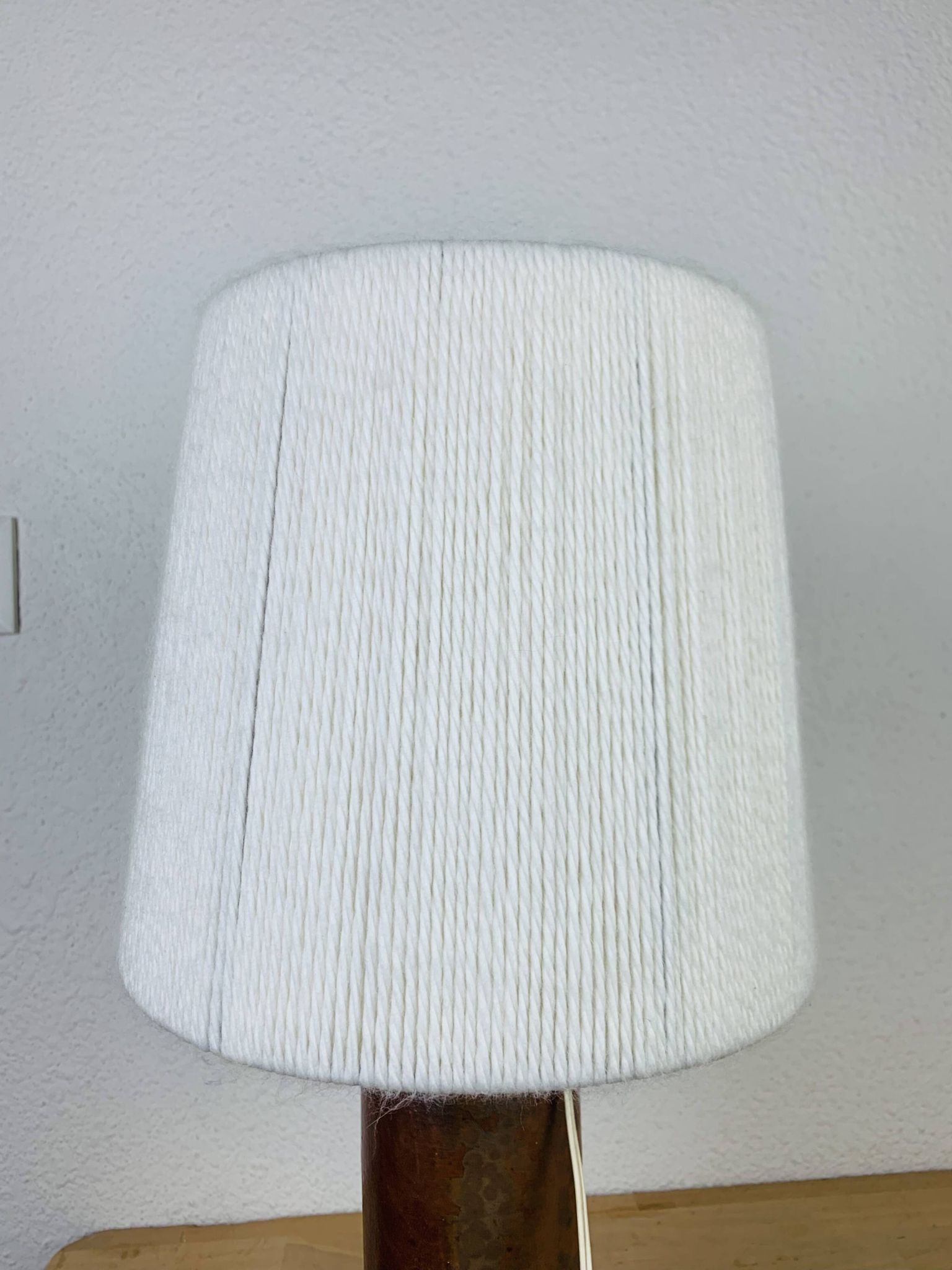 Lampe bouteille grès et abat jour laine vintage