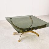Table basse italienne en laiton et verre fumé, années 1970