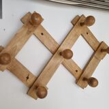 Accordion hook