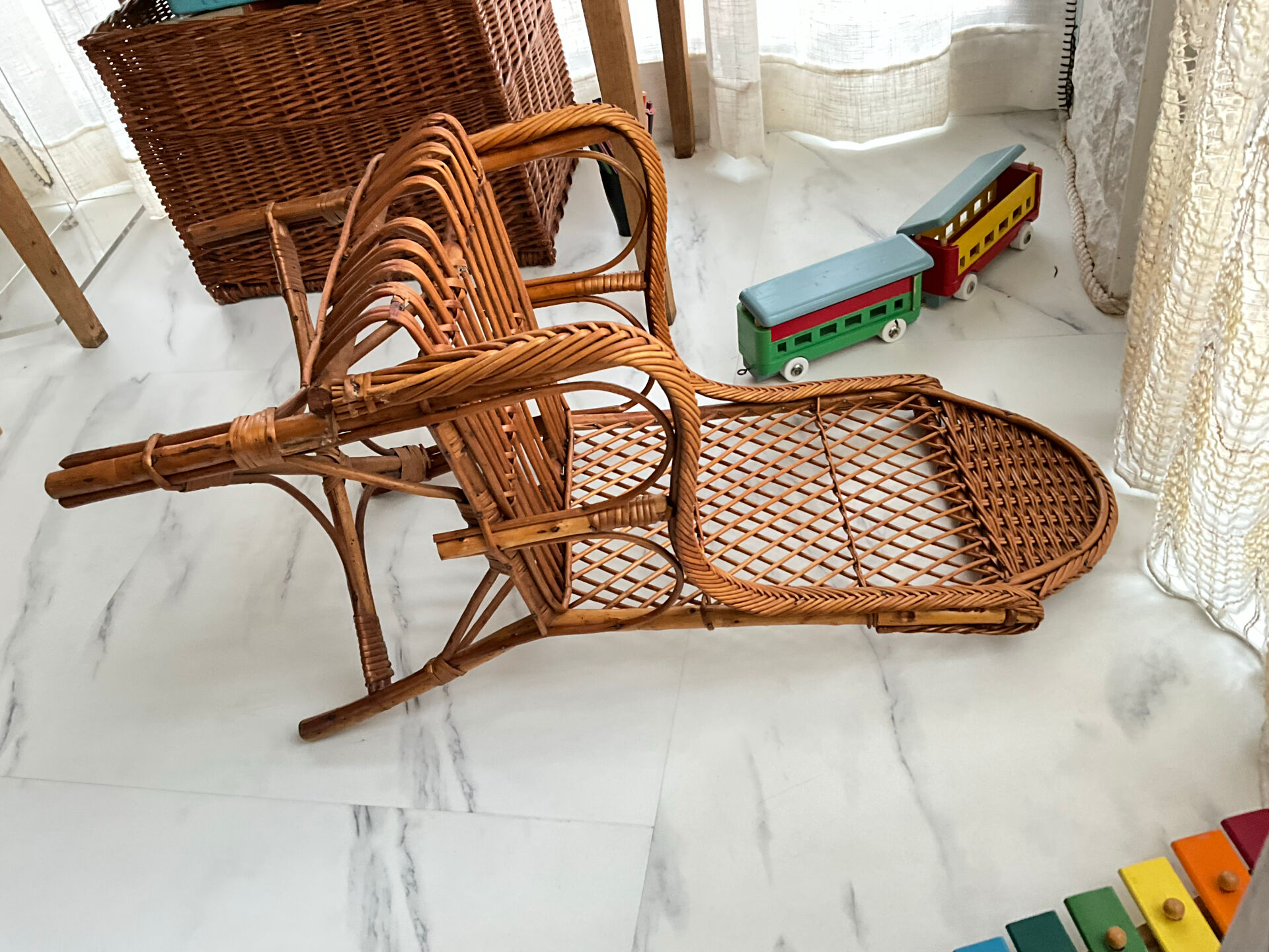 Fauteuil enfant rotin dossier haut