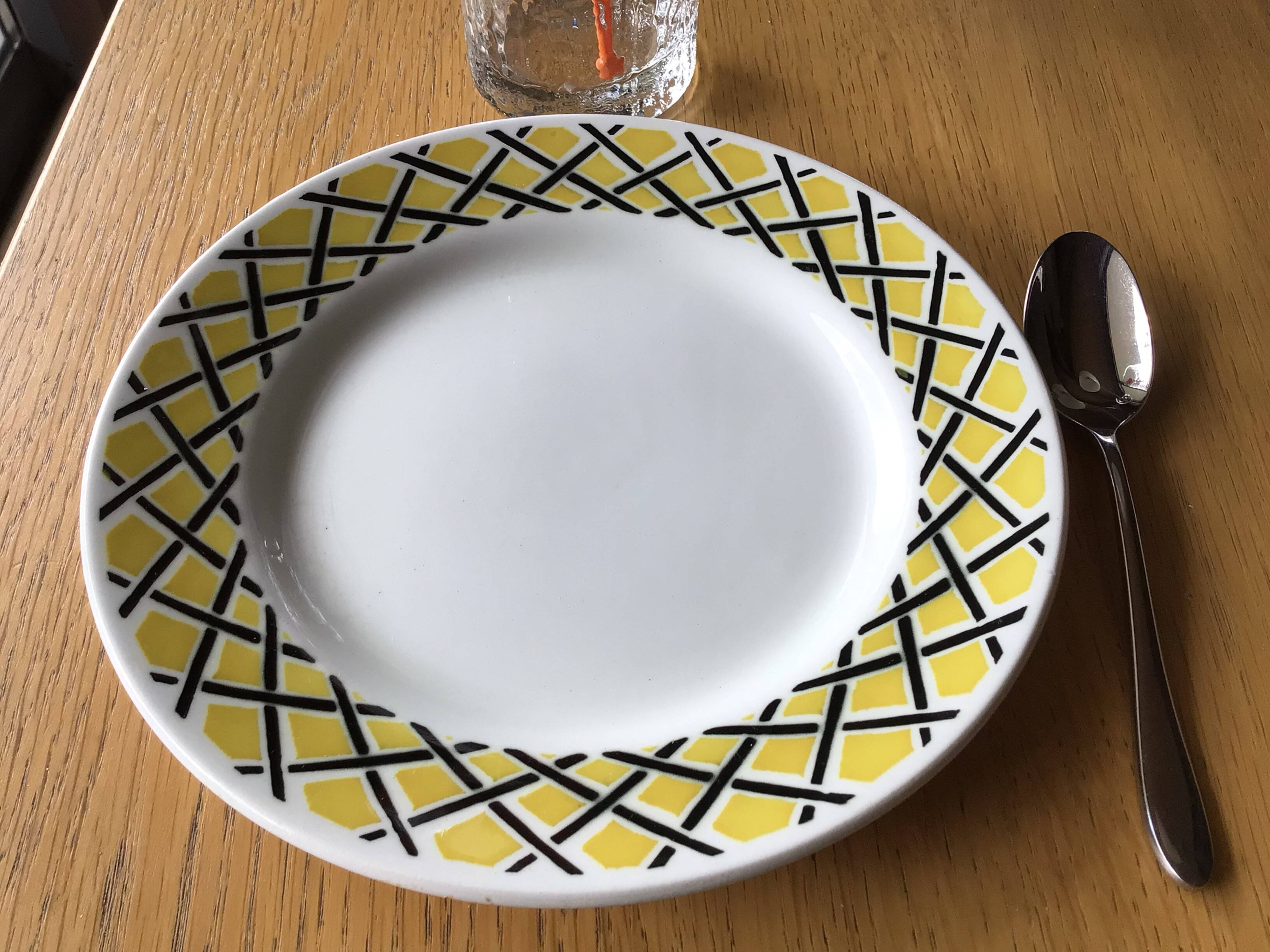 6 Assiettes dessert motif tressage jaune et noir