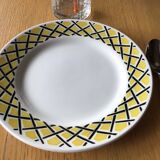 6 Dessert plates with yellow and black braiding pattern