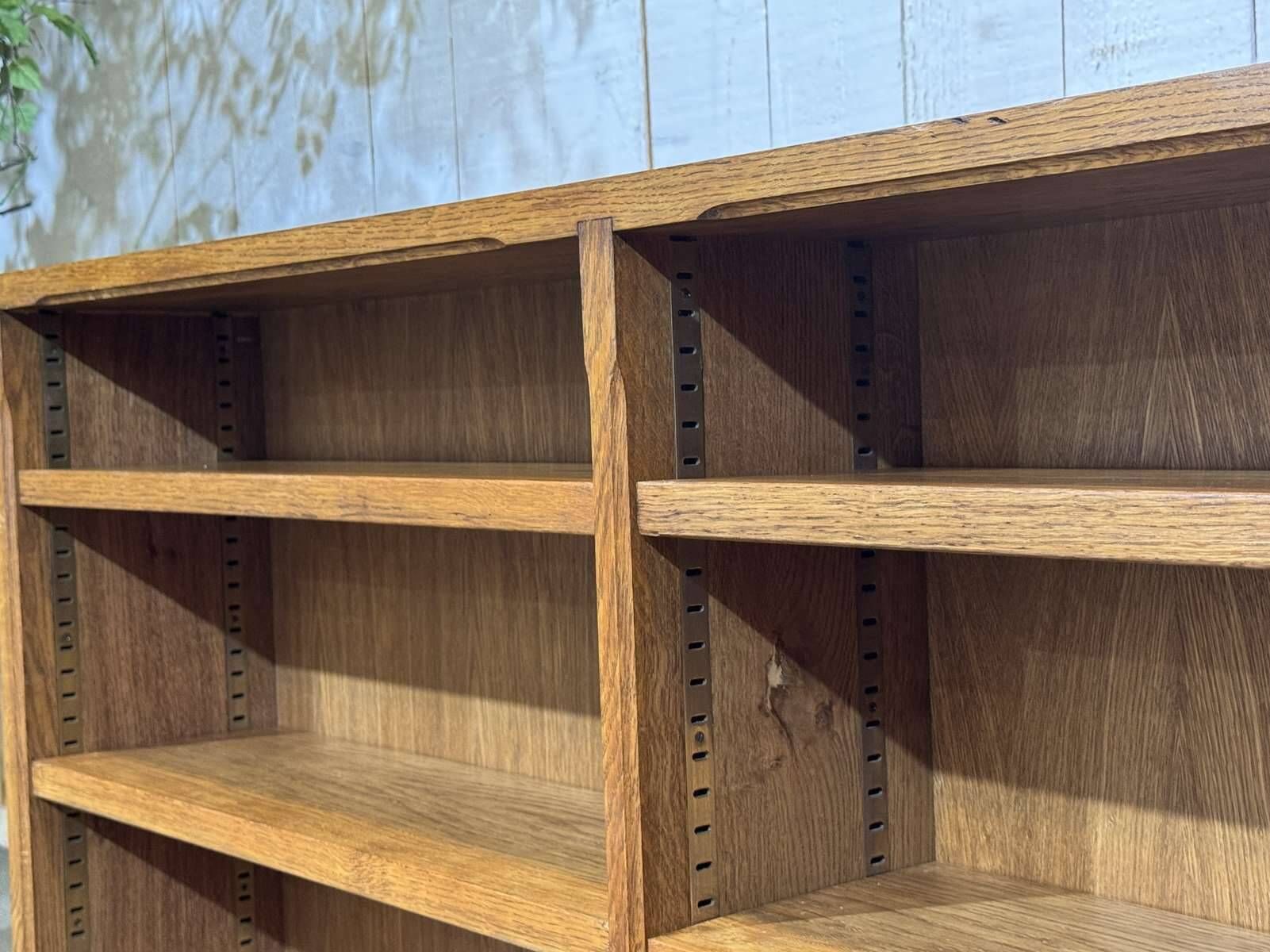 Etagère bibliothèque anglaise en chêne des années 1980