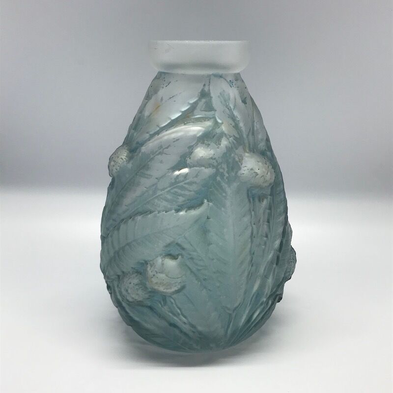 Etaleune art deco vase