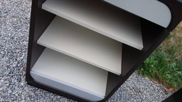 Paire de chevets design des années 70