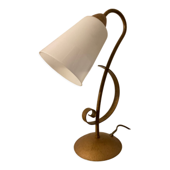 Lampe vintage en fer forgé et opaline