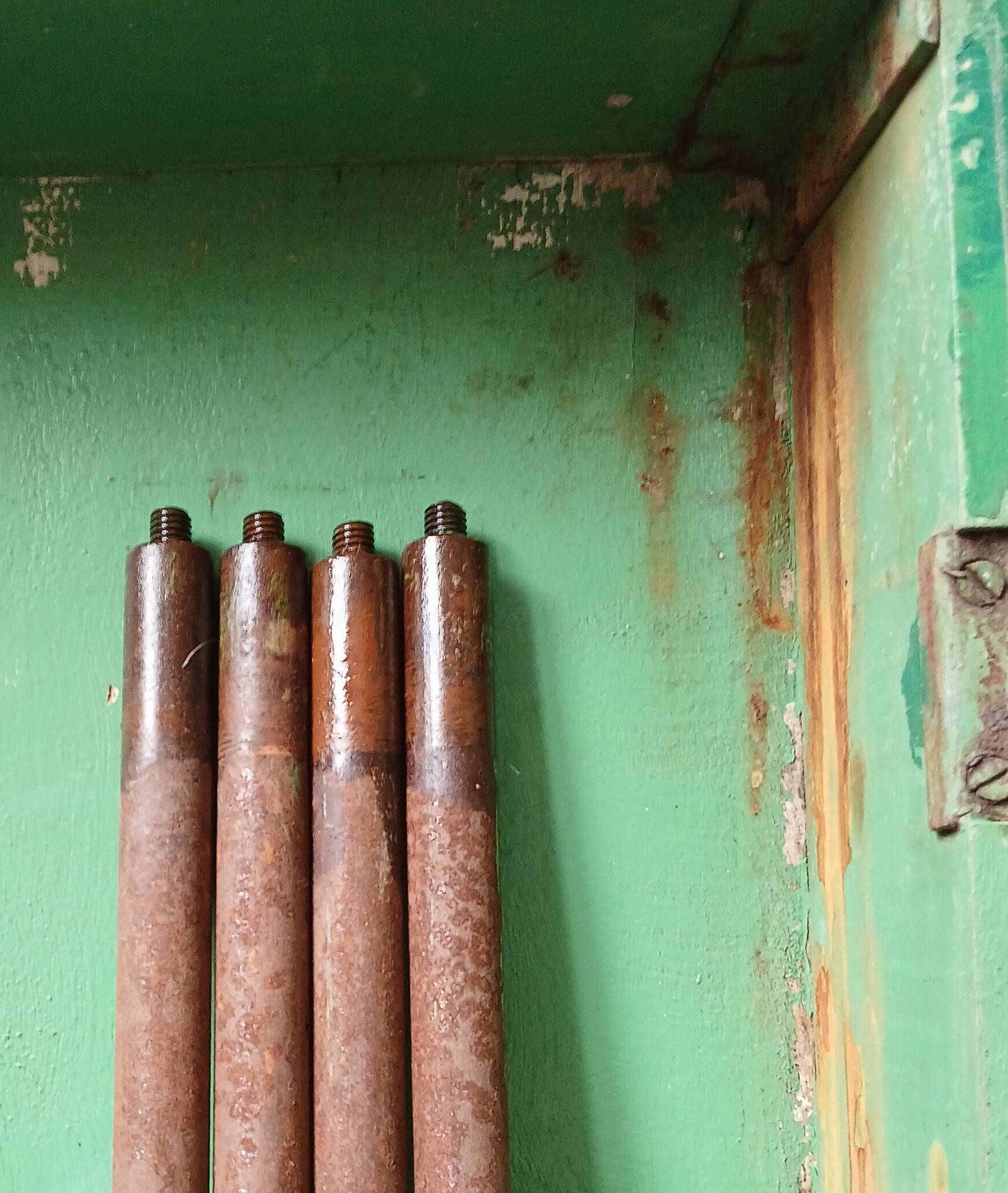 Green folding wooden table/suitcase