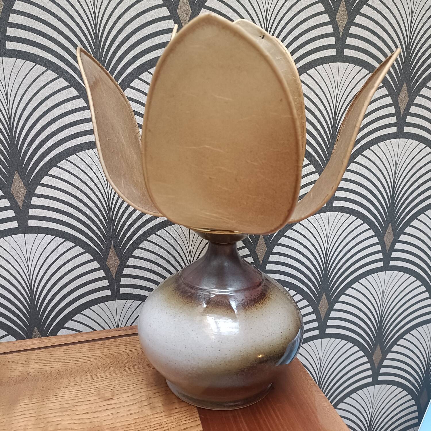 Ceramic lamp, flower