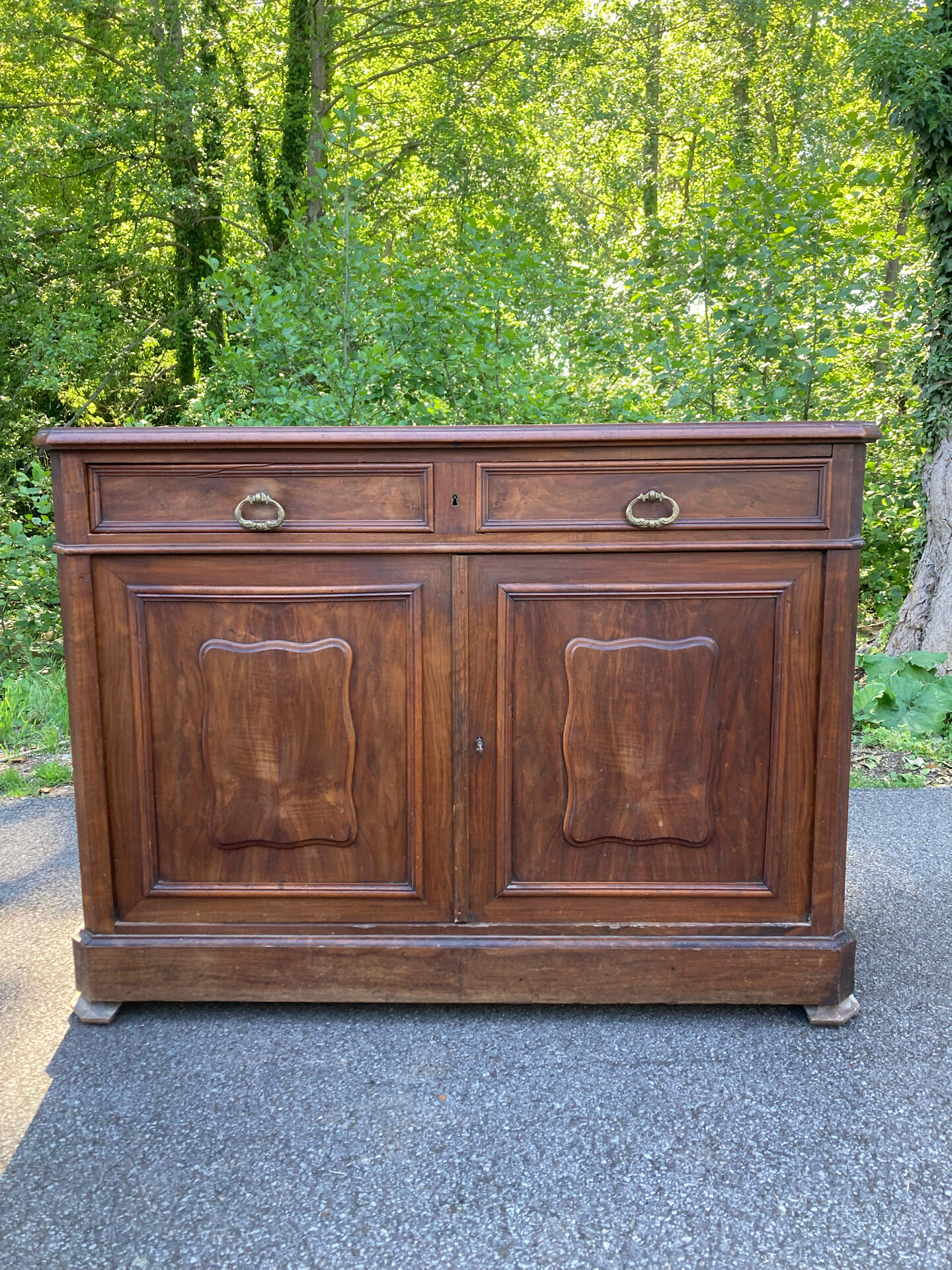 Antique sideboard with 2 doors and 2 drawers