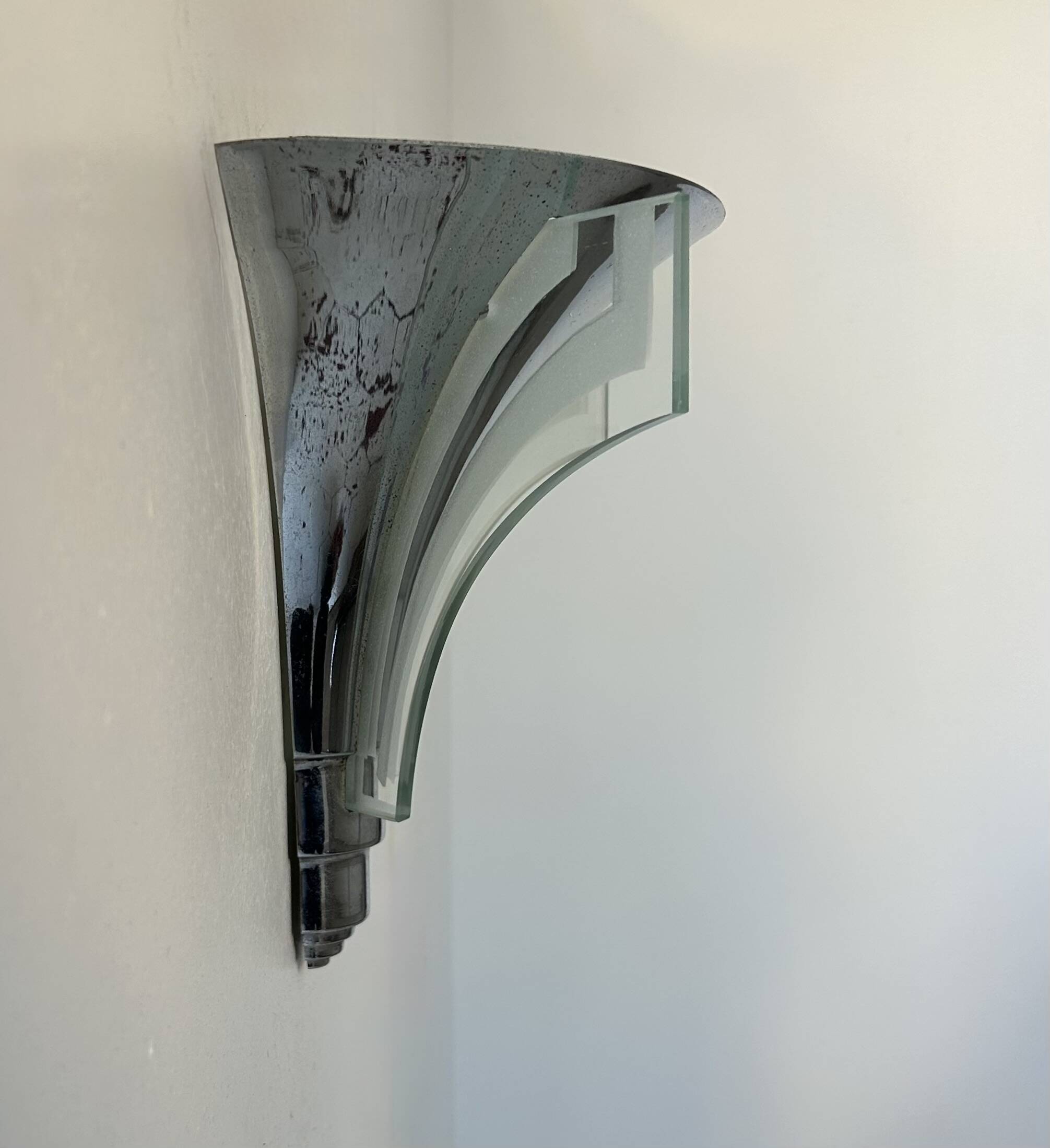 Art Deco modernist wall lamp, chrome and sandblasted glass, France 1930