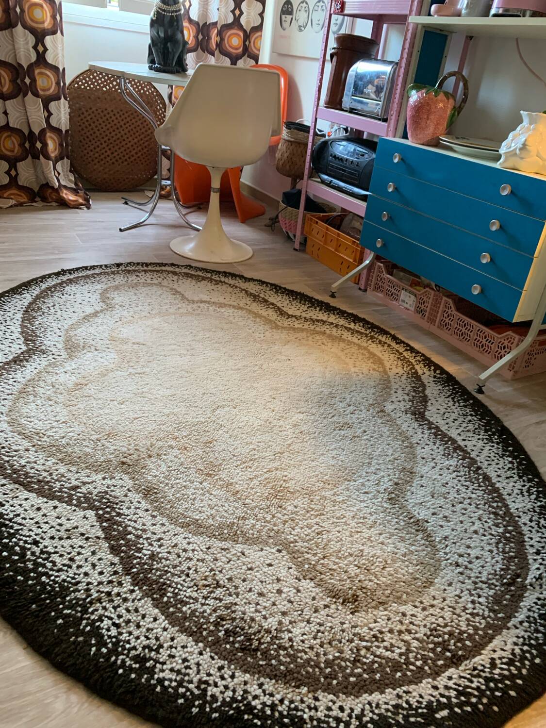 Oval rug from the 70s