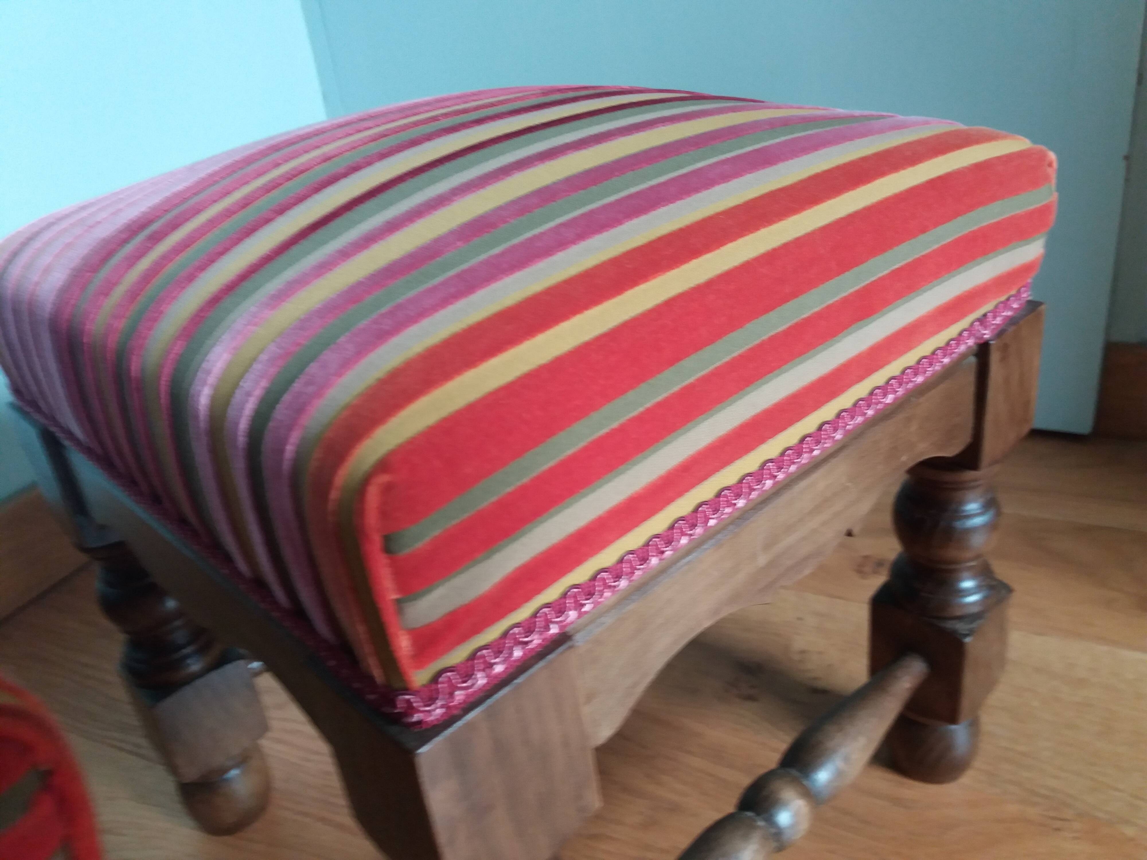 Velvet fabric footrest