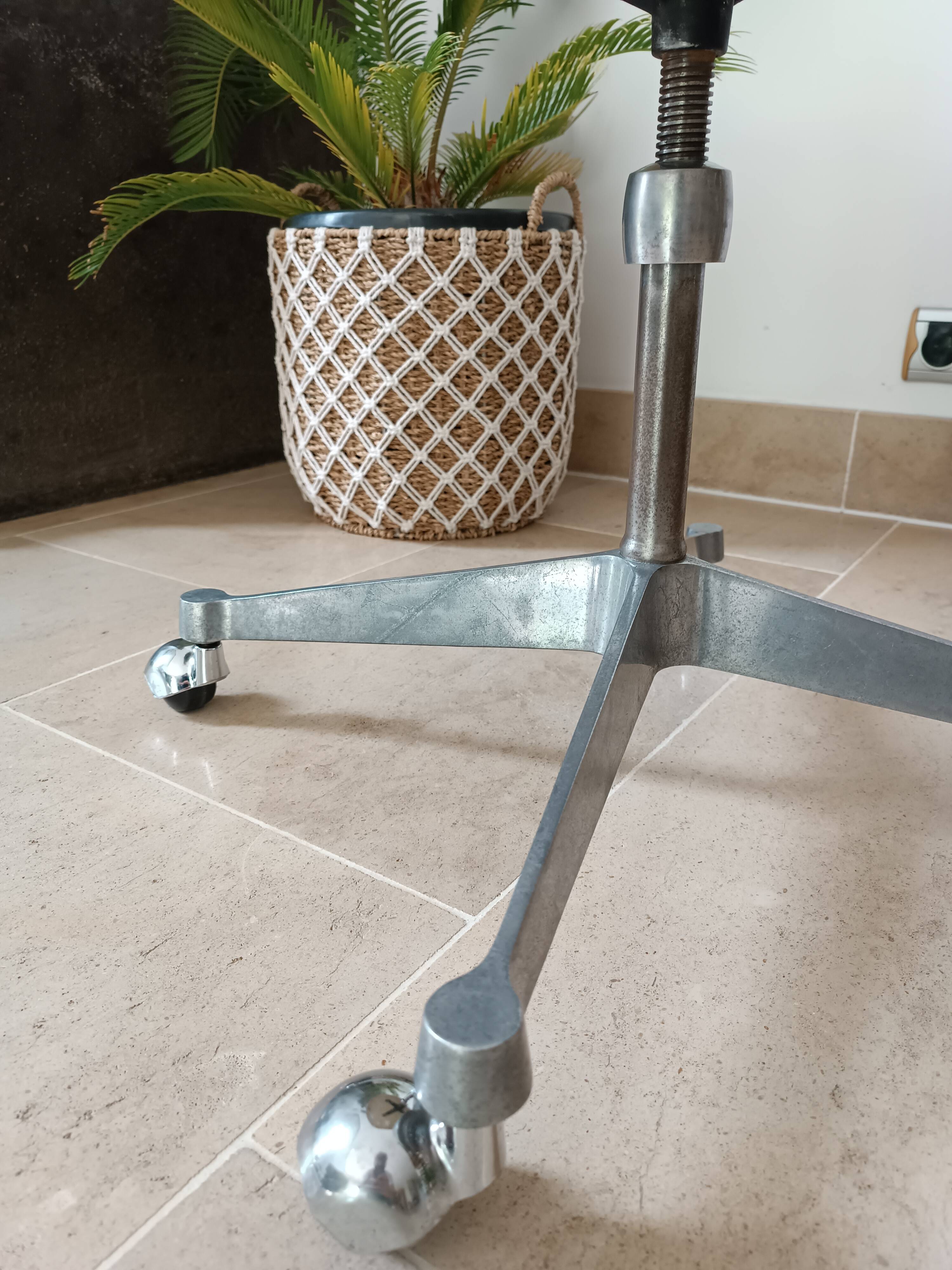 Hermann Miller Swivel Chair