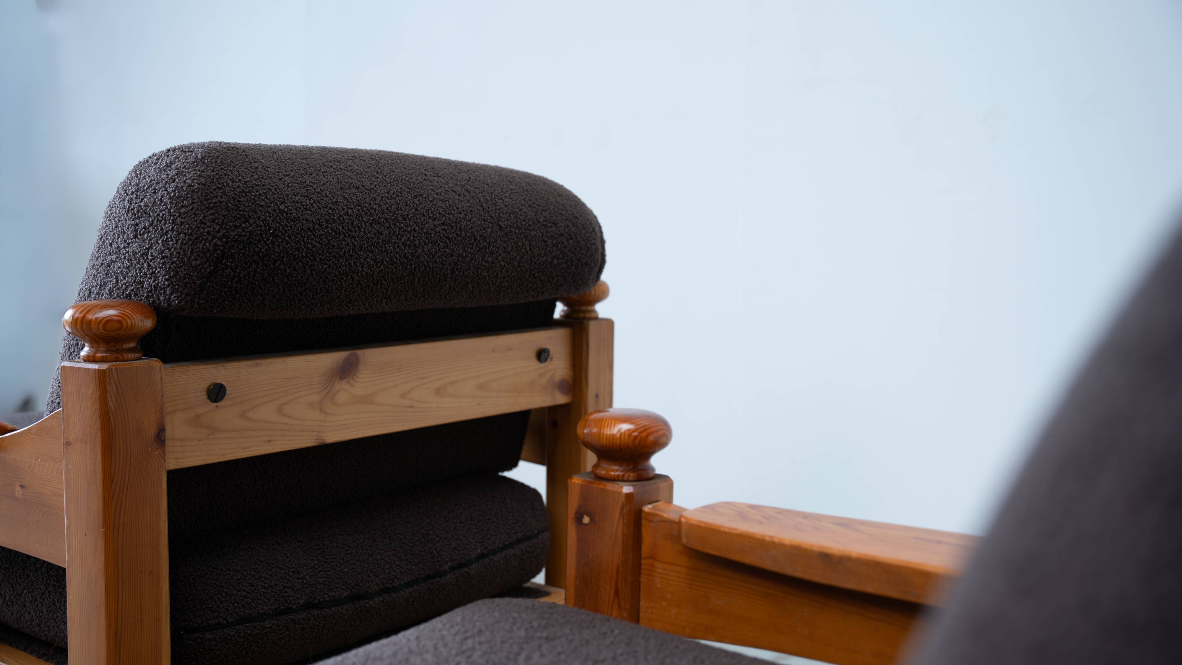 Set of two pine lounge chairs